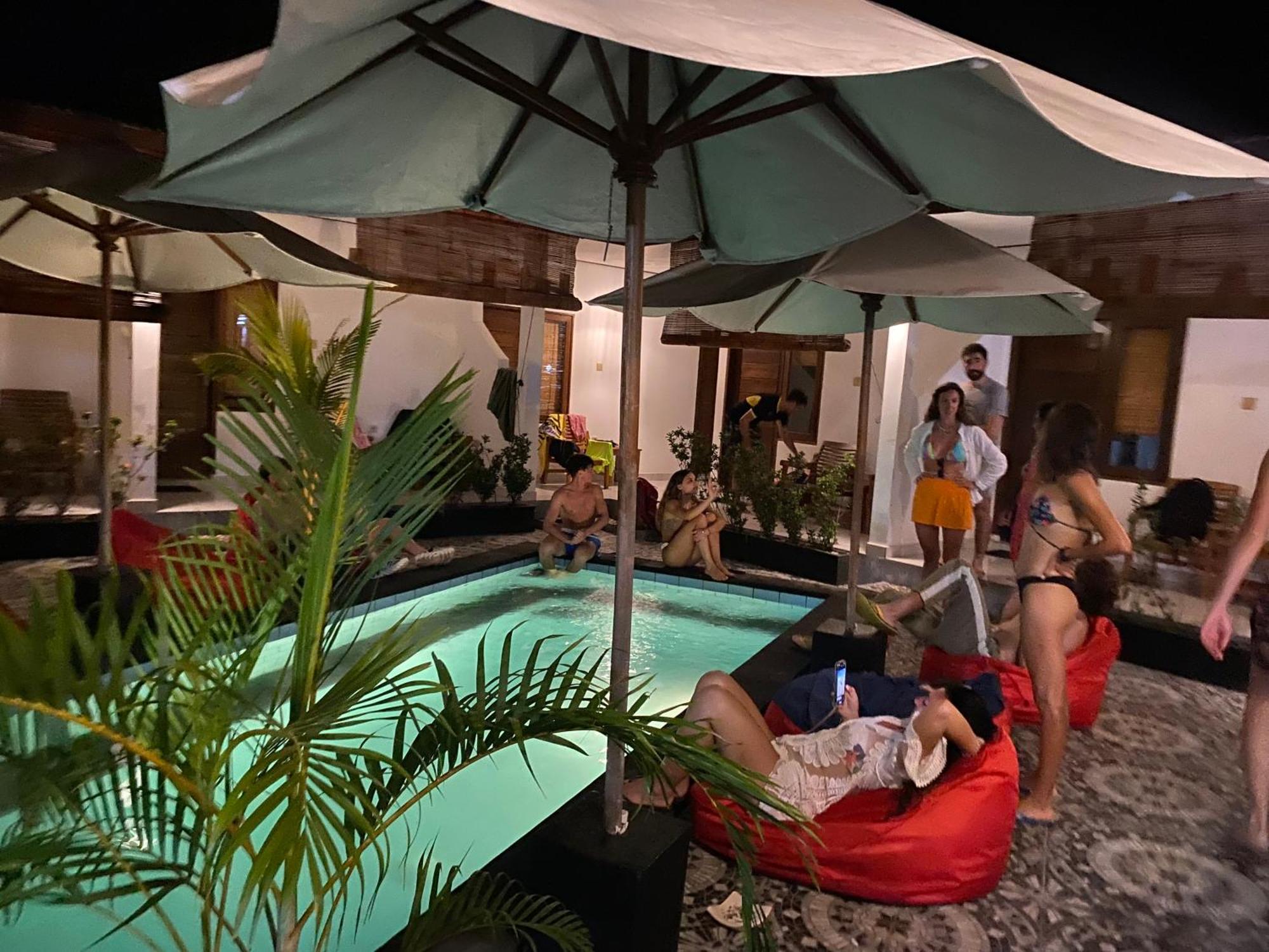 Cape Rose2 Hotel Gili Trawangan Exterior photo